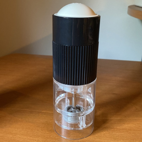 NIB ✨ Vintage Blitz Touch ‘N Grind Pepper Mill 🧂✨ - Picture 3 of 11